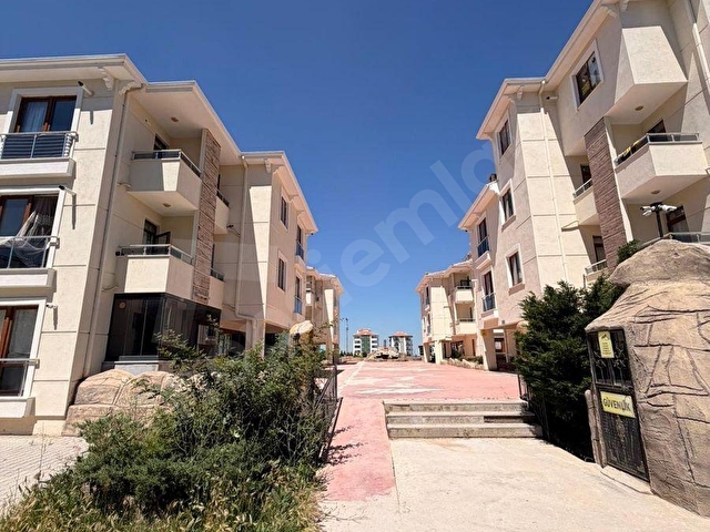 TOROS MAHALLESİ İLKİM SİTESİNDE SATILIK 1+1 DAİRE