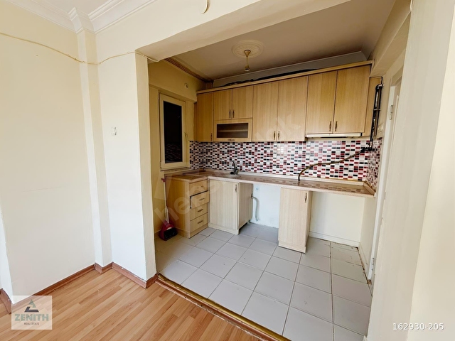 Zenith Real Estate Çarşı Merkezde Geniş Mutfaklı Satılık 2+1 - Görsel 17