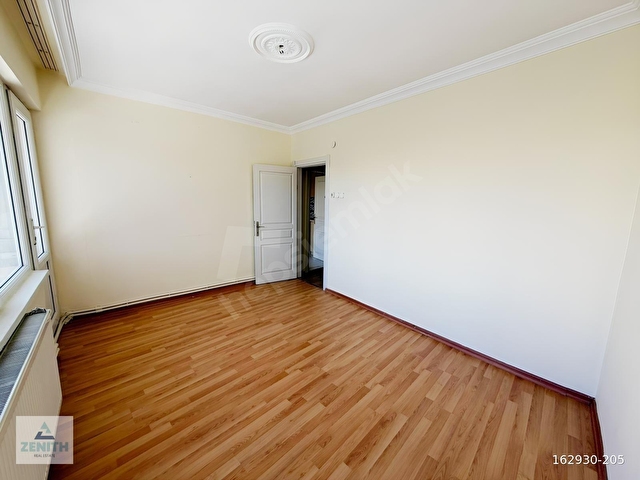 Zenith Real Estate Çarşı Merkezde Geniş Mutfaklı Satılık 2+1 - Görsel 6
