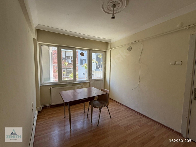 Zenith Real Estate Çarşı Merkezde Geniş Mutfaklı Satılık 2+1 - Görsel 26