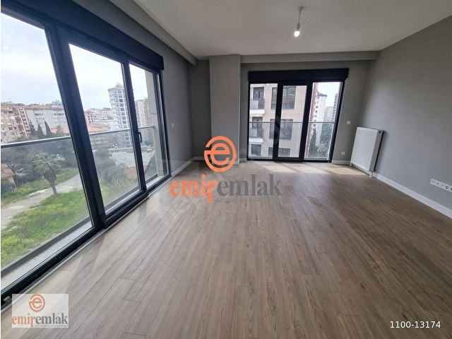 EMİRDEN BOSTANCIDA SIFIR SİTE İÇİNDE 2+1 EBEVEYN BANYOLU BOŞ..