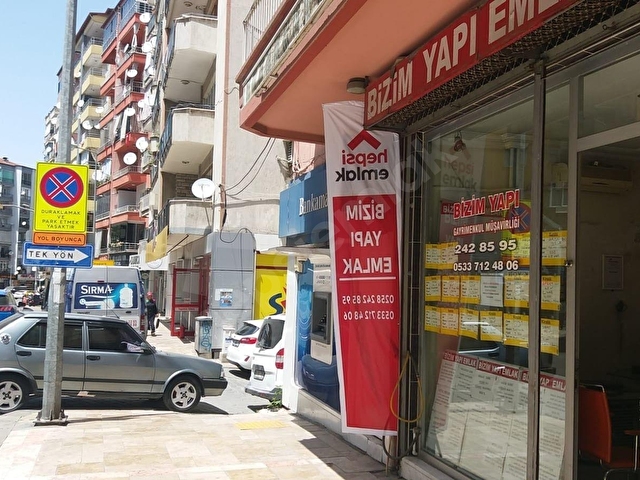 SATILIK ARSA CANKURTARANDA  PAZARLIKLI  2 katlı %20  etrafı açık  çukurkent 1 villaları yakını 600M2