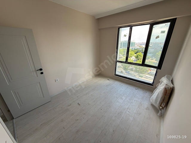 HİCRETDEN MEYDAN PLUS SİTESİNDE 3+1, 120 M² CADDE CEPHELİ DAİRE - Görsel 17