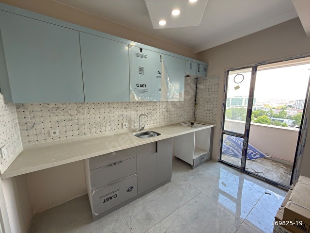 HİCRETDEN MEYDAN PLUS SİTESİNDE 3+1, 120 M² CADDE CEPHELİ DAİRE