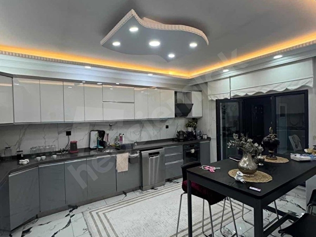 SİLİVRİ AKÖRENDE İÇİNDE EVİ OLAN 2895 M2 YERİ BELLİ ARAZİ - Görsel 11