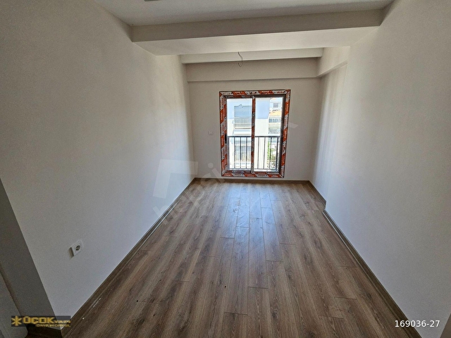 Karşıyaka Bostanlıda Sıfır, Köşe, Balkonlu, Geniş 1+1 Satılık - Görsel 8