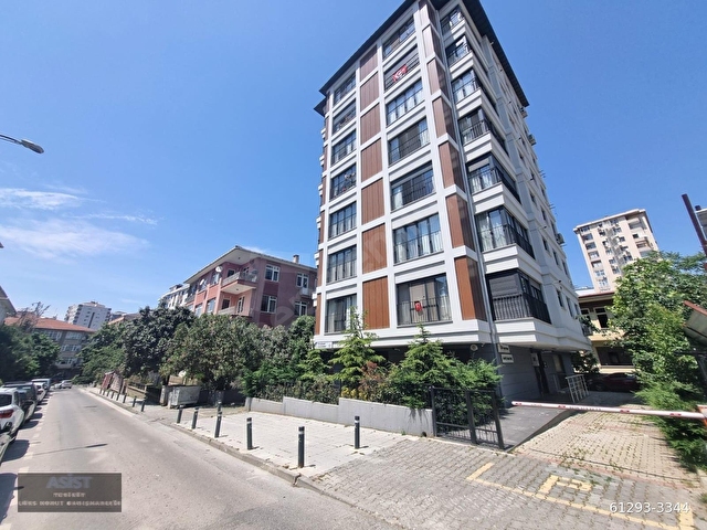 FENERYOLU GENÇ BİNADA ASANSÖRLÜ OTOPARKLI KİRALIK 2+1 YÜKSEK KAT