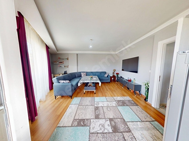 HEMEN OTURUMA HAZIR CADDE ÜZERİ ARA KATTA 2+1 SATILIK DAİRE - Görsel 2
