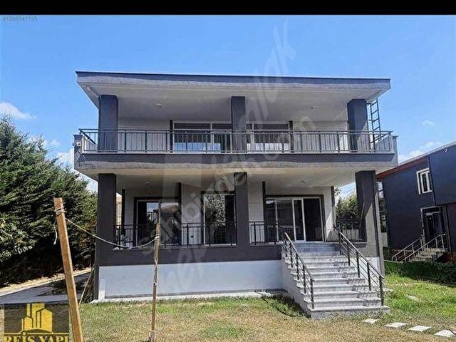 ÇATALCA İZZETTİN CEYLAN KENT SİTESİNDE SATILIK VİLLA