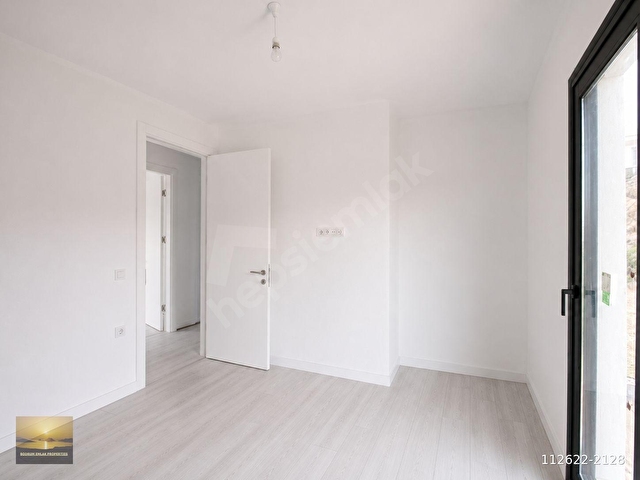 Bodrumda Satılık Müstakil Ev Tek Katlı Büyük Bahçeli Yeni Villa - Görsel 23