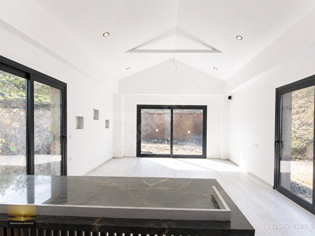 Bodrumda Satılık Müstakil Ev Tek Katlı Büyük Bahçeli Yeni Villa - Görsel 4