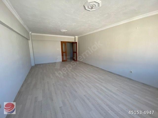 ULUS SİTESİNDE ARAKAT KAPALI OTOPARKLI 3+1 KİRALIK DAİRE . - Görsel 8