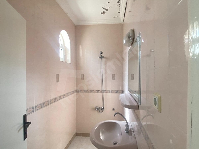 KIZILHİSARIN EN PRESTİJLİ SİTESİNDE, SATILIK 4+1 VİLLA 950 m2 - Görsel 21