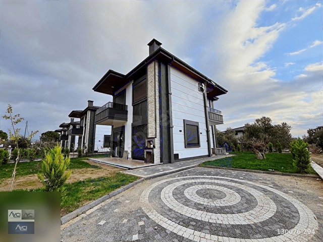 AVCIDAN 400m2 ARSA İÇERİSİNDE TAM MÜSTAKİL 3+1 VİLLA - Görsel 4