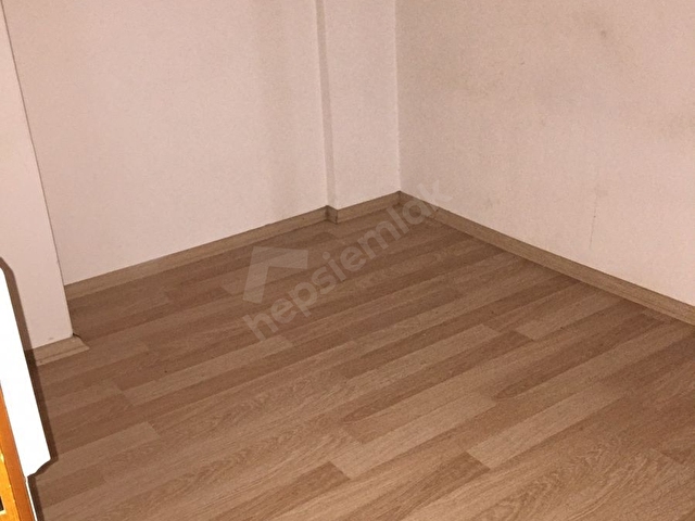 Izmir Konak Guzelyali Nin Merkezinde Kombili Daire 119570 43 Hurriyet Emlak