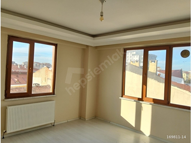 ÇELEBİ EMLAKTAN TEK BLOKLU SİTEDE SATILIK DAİRE