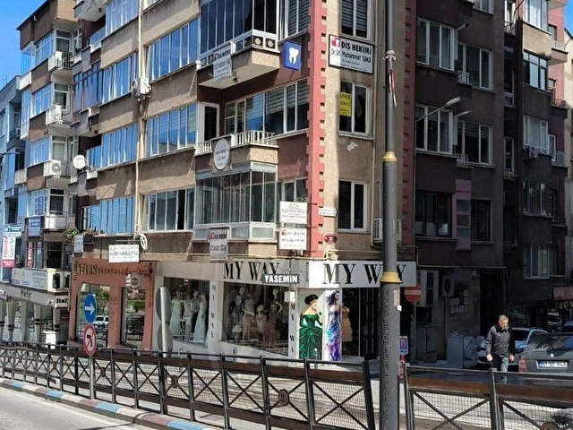 TRABZON MEYDAN GAZİPAŞA CADDESİ ÜZERİNDE KİRALIK OFİS - Görsel 2