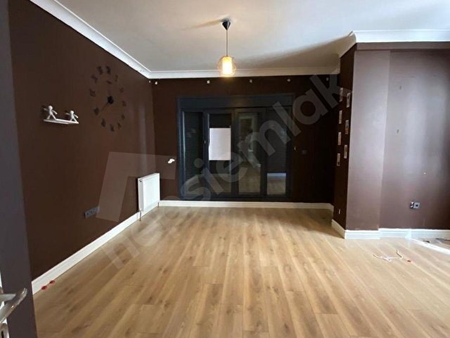 KADIKÖY DE FAHRETTİN KERİM CADDESİNDE MERKEZİ KONUM SATILIK 2+1 - Görsel 12