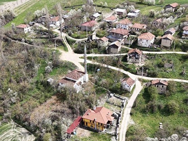 İmarlı İkiye Bölünebilen Arsa  Köy içi bolu göynük gökçesaray köyü - Görsel 6