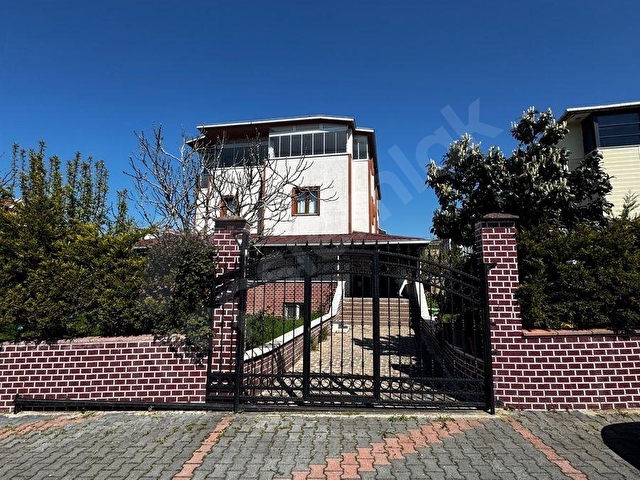 ARNAVUTKOY BOLLUCA SİTE İÇERİSİNDE 500mt2 ARSAYA KURULU MUSTAKİL KİRALIK VİLLA - Görsel 2
