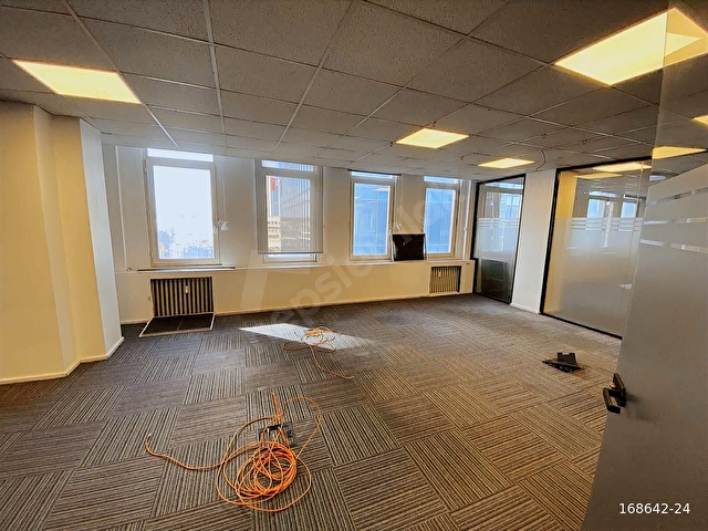 Maslak ta Taşınmaya Hazır Kiralık 1290m2 Ofis Katı - Görsel 24