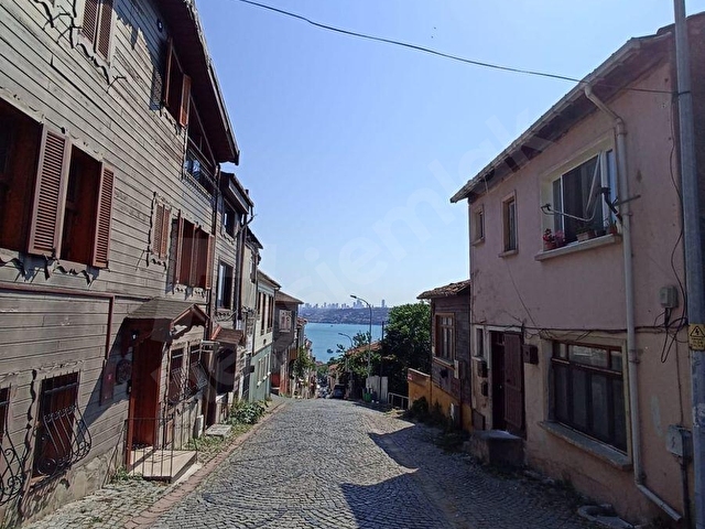 BEYKOZ YALIKÖY DE MUHTEŞEM DENİZ MANZARALI 3 KATLI BAHÇELİ EV - Görsel 8