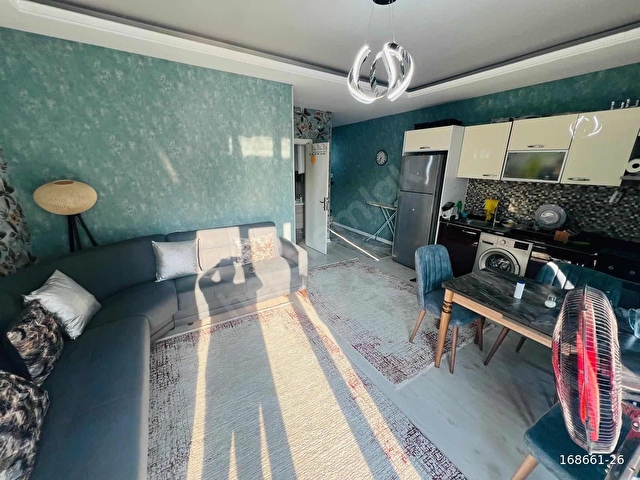 HAVUZLU SİTEDE 1+1 TERASLI EŞYALI KÖŞE DAİRE METROBÜSE YAKIN - Görsel 2