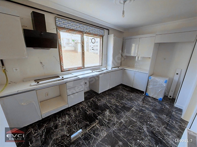 EVCİDEN, 112 m2 NET, 3+1, 6.KAT, BALKON VE EBEVEY BANYOLU.