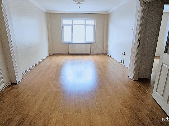 DUHADAN BAĞLARBAŞI METROSUNA YAKIN 3.KAT 2+1 80M2 DAİRE