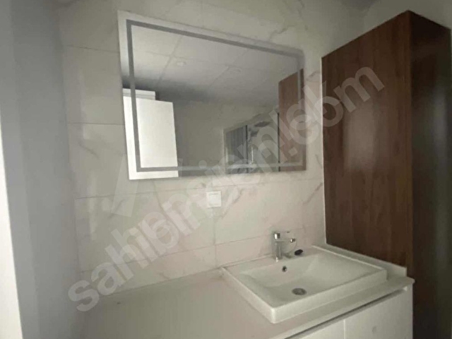ŞEMİKLERDE CADDE ÜZERİ SATILIK EBEVEYN BANYOLU 3+1 LÜX - Görsel 6