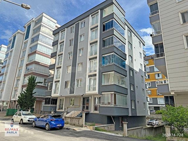 Çobanlı Tramvay Durağının Bir Sokak Üstünde Satılık 3+1 Daire - Görsel 2