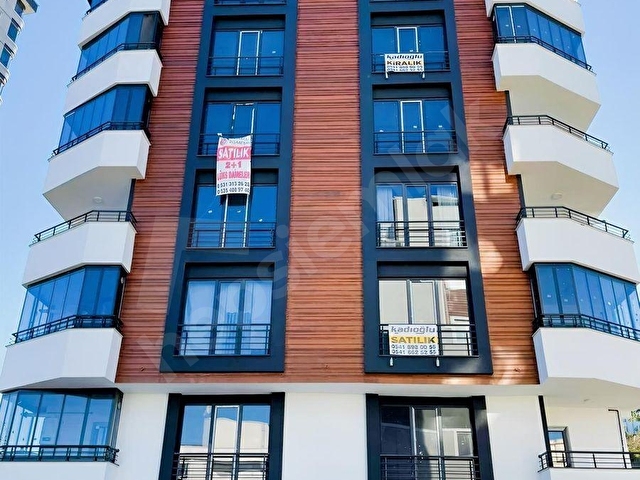 Satılık 100m2 Kullanıma Sahip 2+1 - Görsel 3