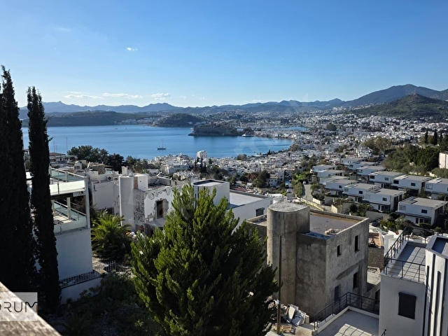 Bodrum Kumbahçe de Kale Deniz Manzaralı Satılık 4+1 Müstakil Ev