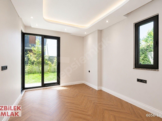 Silivri Ortaköyde Akıllı Ev Sistemli Lüks 7+1 Villa | Havuzlu | 652 m² Arsa - Görsel 10