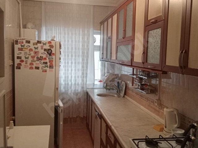 seyranbaglari.  Gökçen sokakta. giriş. bahçe kulanimli. 2+1+kilerli