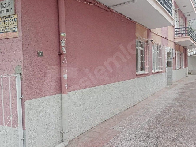 seyranbaglari.  Gökçen sokakta. giriş. bahçe kulanimli. 2+1+kilerli - Görsel 12