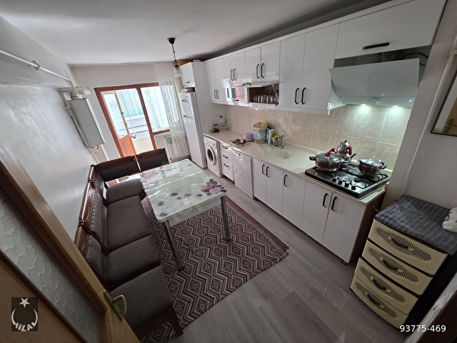 HİLALDEN SAAT KULESİ DİBİ 125M2 KAT KONUMUNDA KİLERLİ 3+1 DAİRE - Görsel 4
