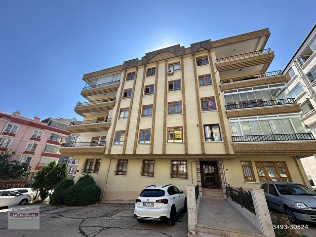 ÇÖLOĞLUNDAN CEVİZLİDERE CAD YANI KATTA ÖN KÖŞE BAŞI GENİŞ BALKON