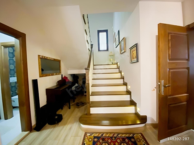 MEYVE AĞAÇLARI ILE ÇEVRILI KAPALI VERANDALI KIRALIK VILLA - Görsel 10
