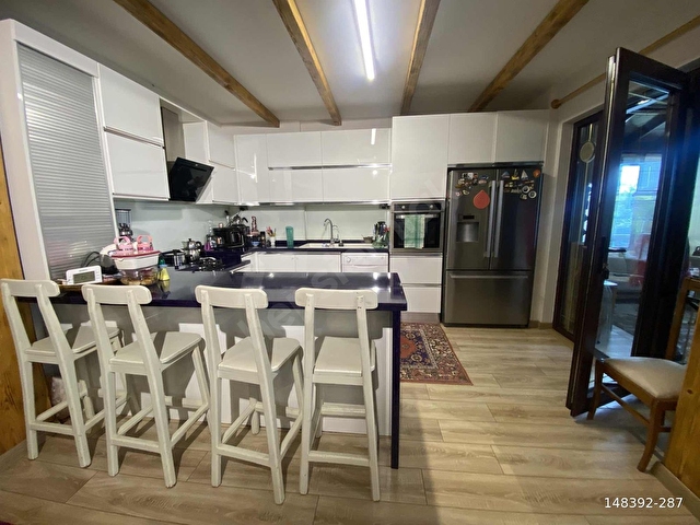 MEYVE AĞAÇLARI ILE ÇEVRILI KAPALI VERANDALI KIRALIK VILLA - Görsel 18