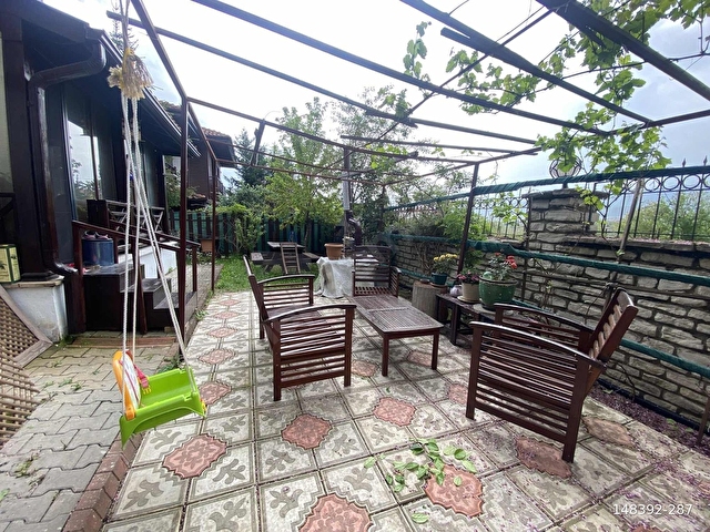 MEYVE AĞAÇLARI ILE ÇEVRILI KAPALI VERANDALI KIRALIK VILLA - Görsel 4