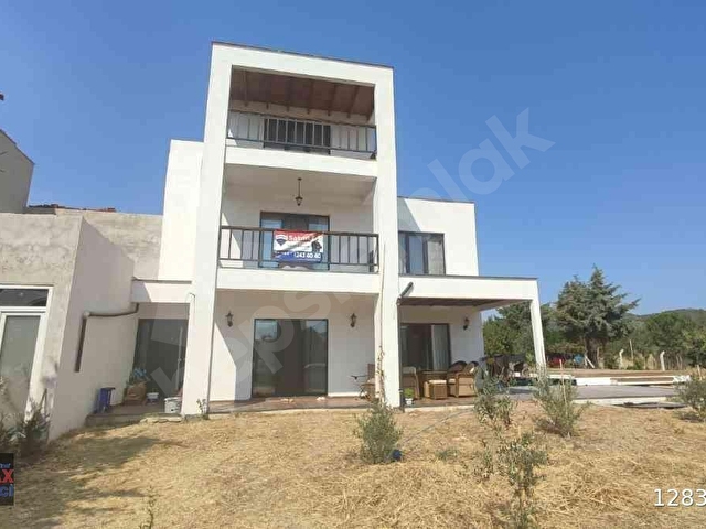 RE/MAX İNCİDEN BABAKALEDE HAVUZLU TRİPLEKS EŞYALI SATILIK VİLLA - Görsel 2