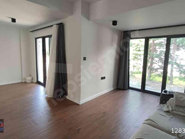 RE/MAX İNCİDEN BABAKALEDE HAVUZLU TRİPLEKS EŞYALI SATILIK VİLLA - Görsel 9