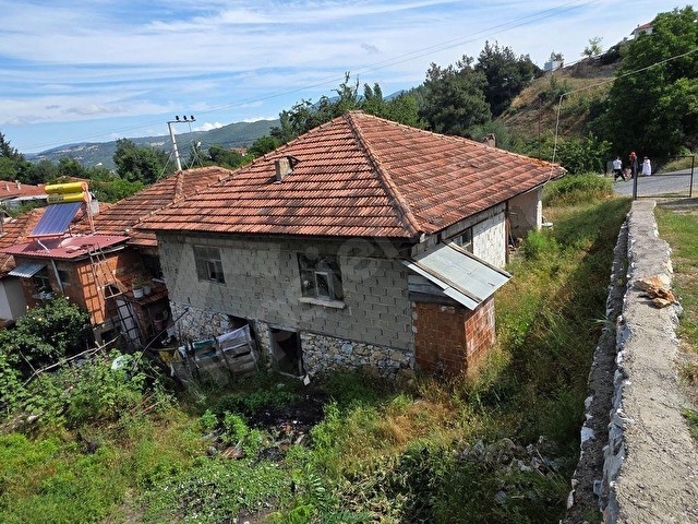SATILIK BAHÇELİ MÜSTAKİL ESKİ KÖY EVİ - Görsel 21