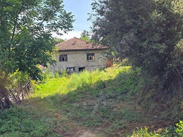 SATILIK BAHÇELİ MÜSTAKİL ESKİ KÖY EVİ - Görsel 2