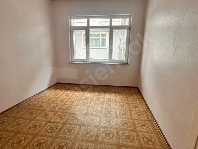 HANEDEN  TEKİRA  AVM ARKASI  2+1 DOĞALGAZ SOBALI BAHÇELİ  YÜKSEK GİRİŞ KATI DAİRE - Görsel 4