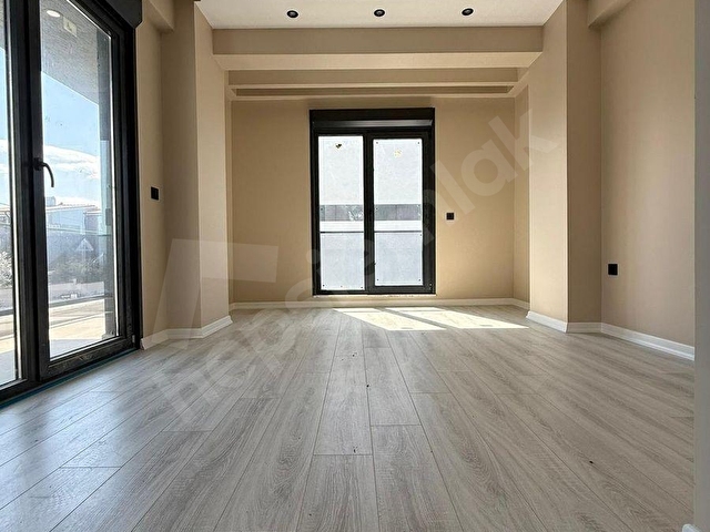 BÜYÜKÇEKMECE CELALİYEDE SATILIK 7+1 TRİBLEX İKİZ VİLLALAR - Görsel 20