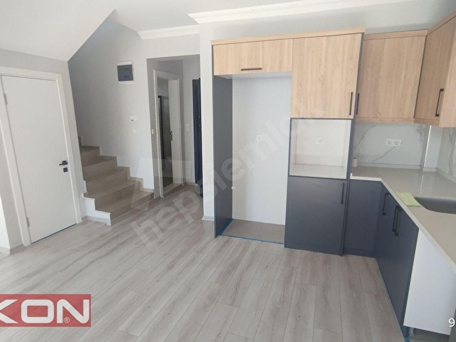 İLKONDAN MERKEZİ KONUMDA SATILIK 2+1 FIRSAT ÇATI DUBLEKS DAİRE - Görsel 11
