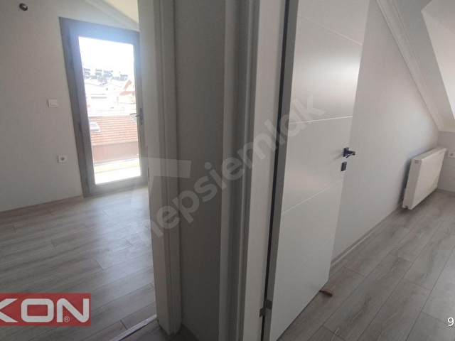 İLKONDAN MERKEZİ KONUMDA SATILIK 2+1 FIRSAT ÇATI DUBLEKS DAİRE - Görsel 16
