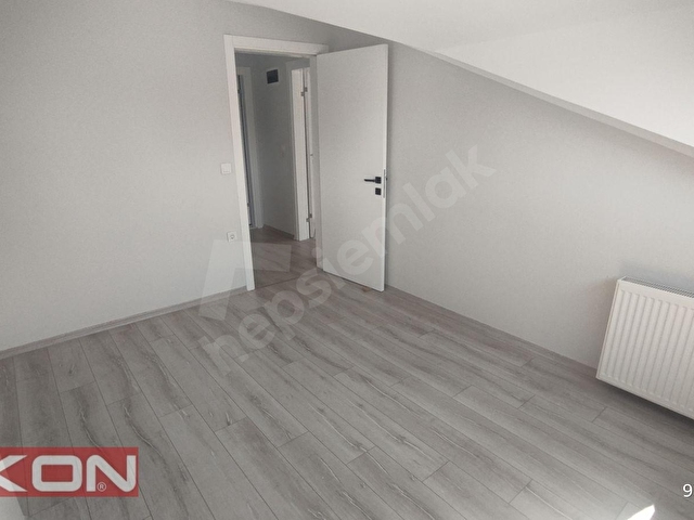 İLKONDAN MERKEZİ KONUMDA SATILIK 2+1 FIRSAT ÇATI DUBLEKS DAİRE - Görsel 19